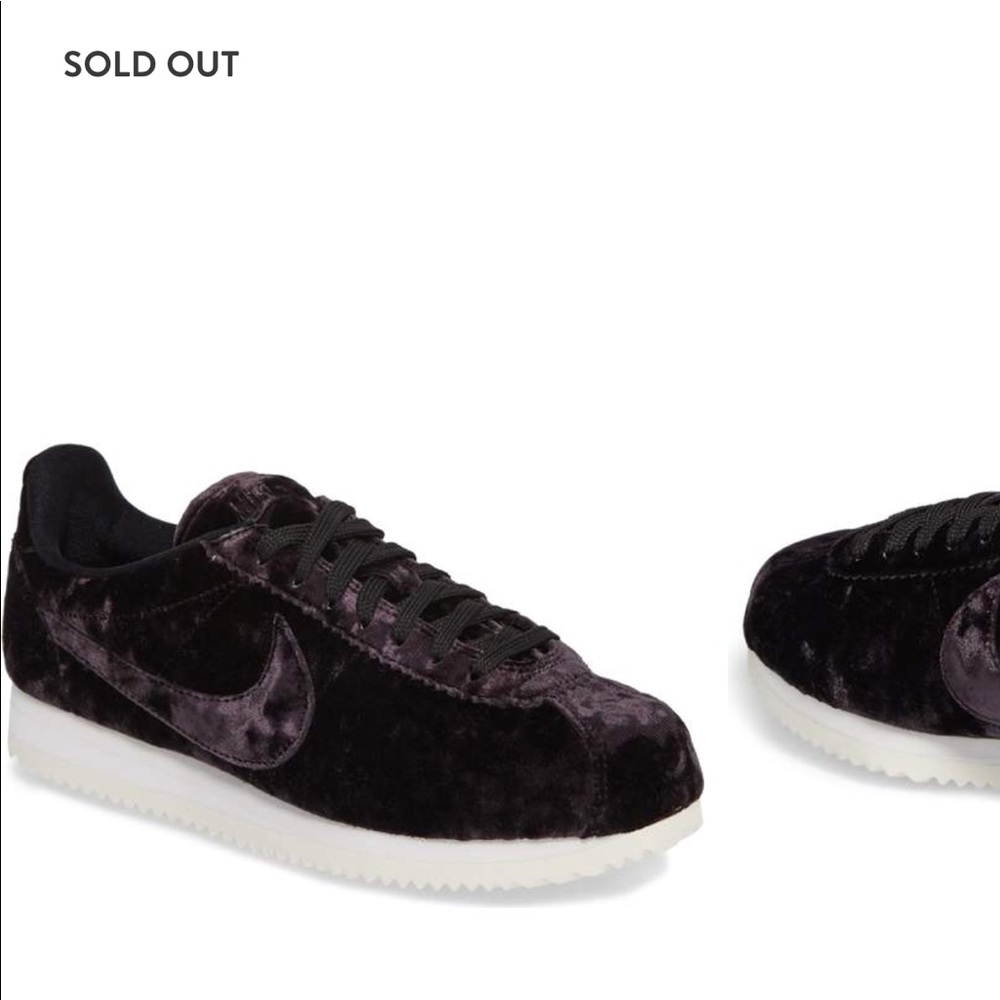 NIKE black velvet // Cortez Classic LX Sneaker